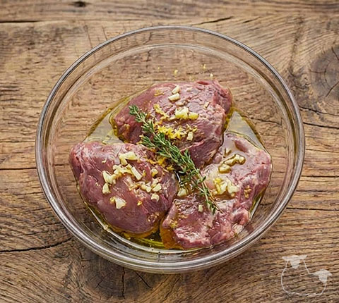 1.�܂��A�S���̏㕔�ɏW�܂��Ă��鎉�b��؂藎�Ƃ���菜���܂��B